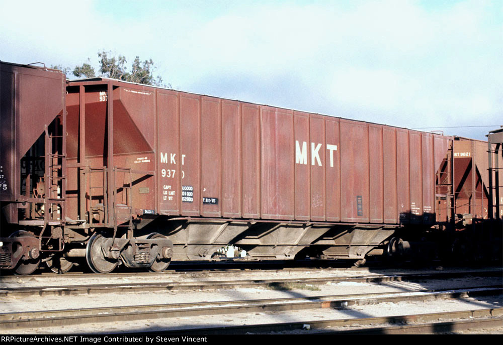 Katy red 4450 cf covered hopper MKT #9370